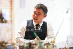 <b>【新生故事】韩涛:不会唱歌的老板不是好的调酒师</b>