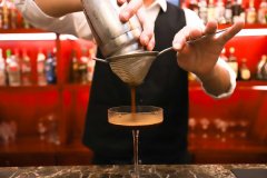 调酒师哪里可以学？学费要多少钱？