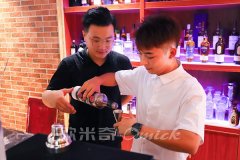新生采访:李杰|给自己下定义才有趣